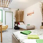 게스트하우스 Rastlinky.sk Greenhouse Guestrooms