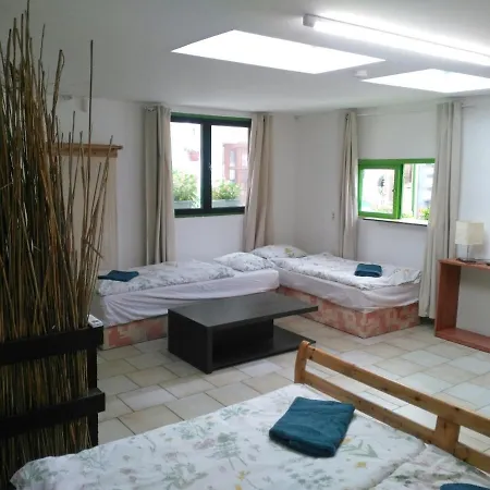 Rastlinky.sk Greenhouse Guestrooms 招待所 布拉迪斯拉发