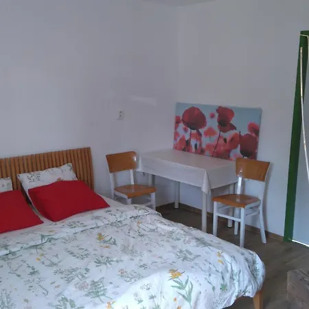 Rastlinky.sk Greenhouse Guestrooms *