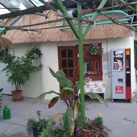 Rastlinky.sk Greenhouse Guestrooms *