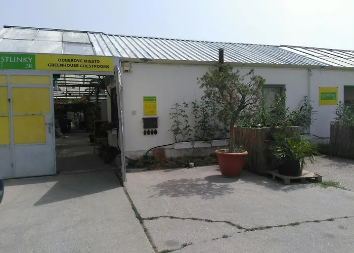 Rastlinky.sk Greenhouse Guestrooms *