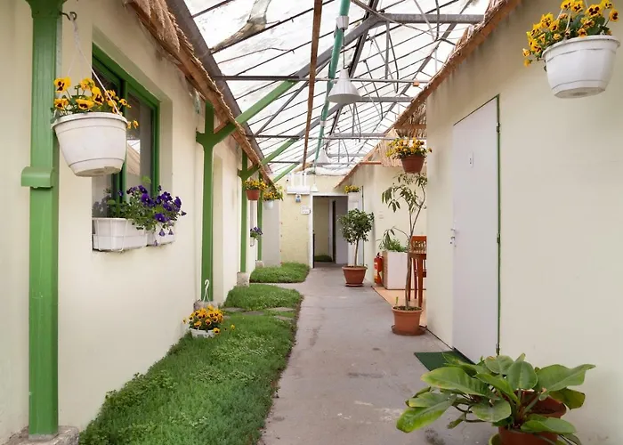 Rastlinky.sk Greenhouse Guestrooms * Bratislava