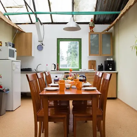 Rastlinky.sk Greenhouse Guestrooms * ברטיסלאבה