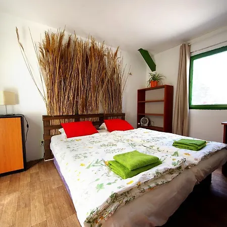 Rastlinky.sk Greenhouse Guestrooms * Μπρατισλάβα